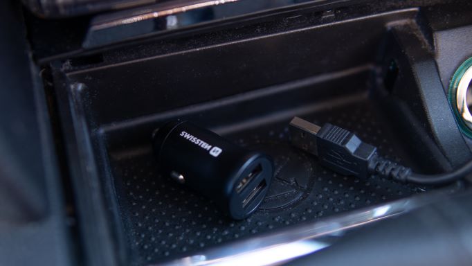 Swissten 4.8A Dual Port Car Charger - 20115000BOX - For CDU Box - Black